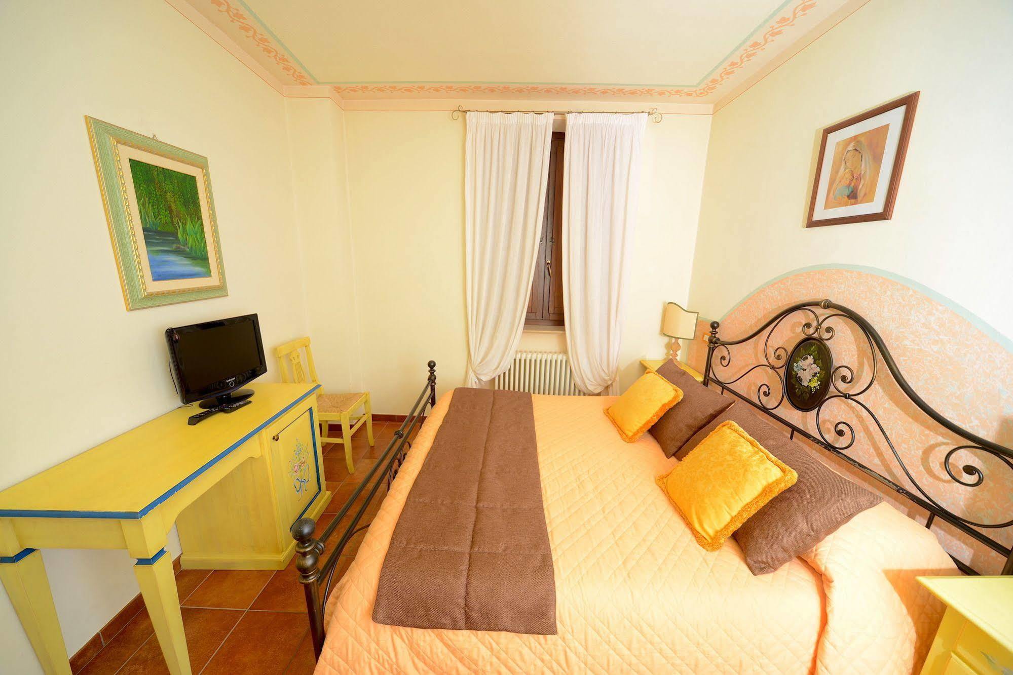 Residenze L'Uncinaia Holiday House Perugia Exterior foto